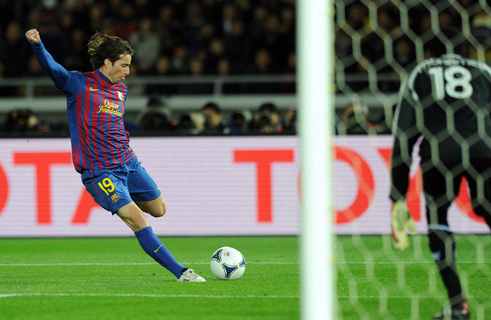 Maxwell cũng đóng góp vào chiến thắng với cú dứt điểm quyết đoán Maxwell cũng đóng góp vào chiến thắng với cú dứt điểm quyết đoán