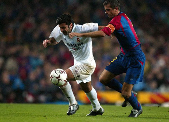 Luis Figo (5/11/2001, Santiago Bernabeu, Real Madrid 2-0 Barcelona): Figo cũng là một trong số ít những cầu thủ đã từng ghi bàn vào lưới cả hai đội bóng trong trận Clasico. Tháng 11/2001, tiền vệ người Bồ Đào Nha đã sút tung lưới đội bóng cũ để mang chiến thắng về cho Real Madrid. Luis Figo (5/11/2001, Santiago Bernabeu, Real Madrid 2-0 Barcelona): Figo cũng là một trong số ít những cầu thủ đã từng ghi bàn vào lưới cả hai đội bóng trong trận Clasico. Tháng 11/2001, tiền vệ người Bồ Đào Nha đã sút tung lưới đội bóng cũ để mang chiến thắng về cho Real Madrid.