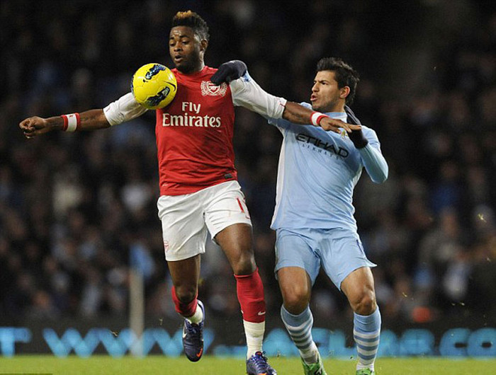 Cả hai đều có những tiền đạo xuất sắc, và cả những thủ môn giỏi Cả hai đều có những tiền đạo xuất sắc, và cả những thủ môn giỏi