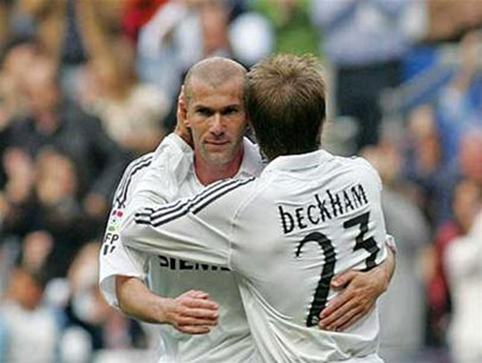 Zinedine Zidane, Michael Owen, David Beckham (10/4/2005, Santiago Bernabeu, Real Madrid 4-2 Barcelona): Một trong những chiến thắng ấn tượng nhất của Galacticos phiên bản 1.0. Bộ ba cầu thủ Zidane, Owen và Beckham đã mang về thắng lợi cho đội bóng Hoàng gia song Barca mới là đội giành chức vô địch trong mùa giải đó. Zinedine Zidane, Michael Owen, David Beckham (10/4/2005, Santiago Bernabeu, Real Madrid 4-2 Barcelona): Một trong những chiến thắng ấn tượng nhất của Galacticos phiên bản 1.0. Bộ ba cầu thủ Zidane, Owen và Beckham đã mang về thắng lợi cho đội bóng Hoàng gia song Barca mới là đội giành chức vô địch trong mùa giải đó.