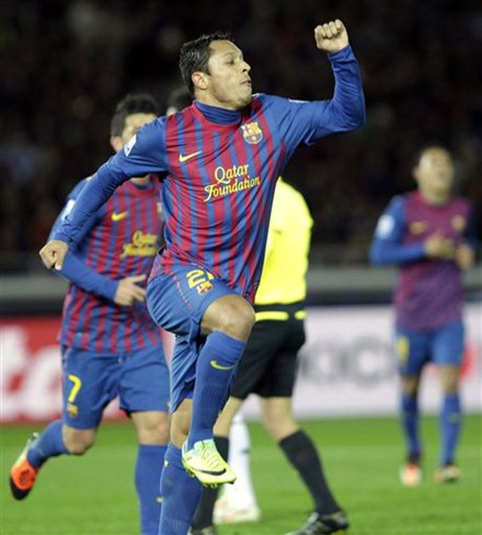 Chào mừng độc giả tới Adriano's Show. (Xem thêm: Clip chấn thương kinh hoàng của David Villa) Chào mừng độc giả tới Adriano's Show. (Xem thêm: Clip chấn thương kinh hoàng của David Villa)