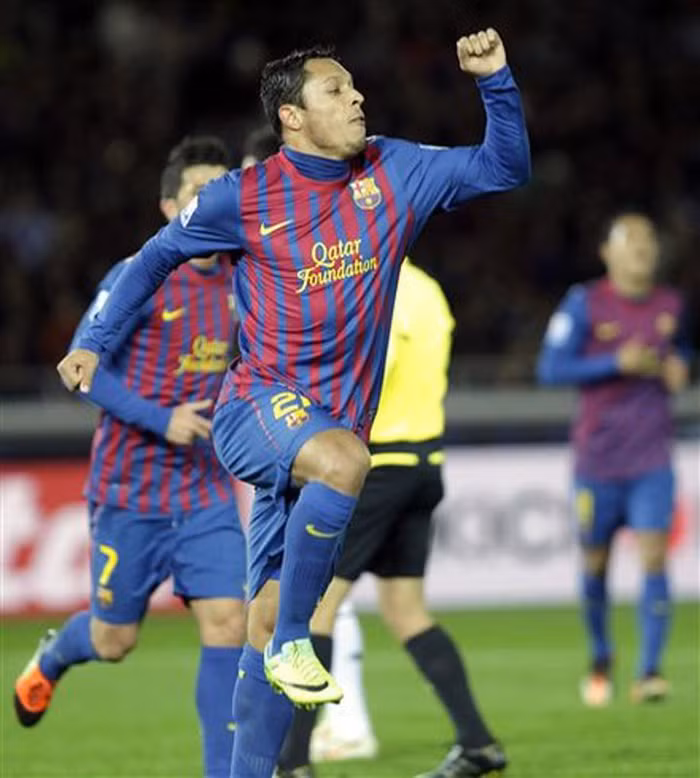 Chào mừng độc giả tới Adriano's Show. (Xem thêm: Clip chấn thương kinh hoàng của David Villa)