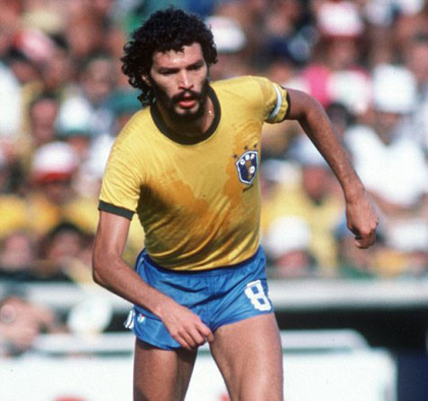 Socrates, một danh thủ hiếm hoi có bằng y khoa