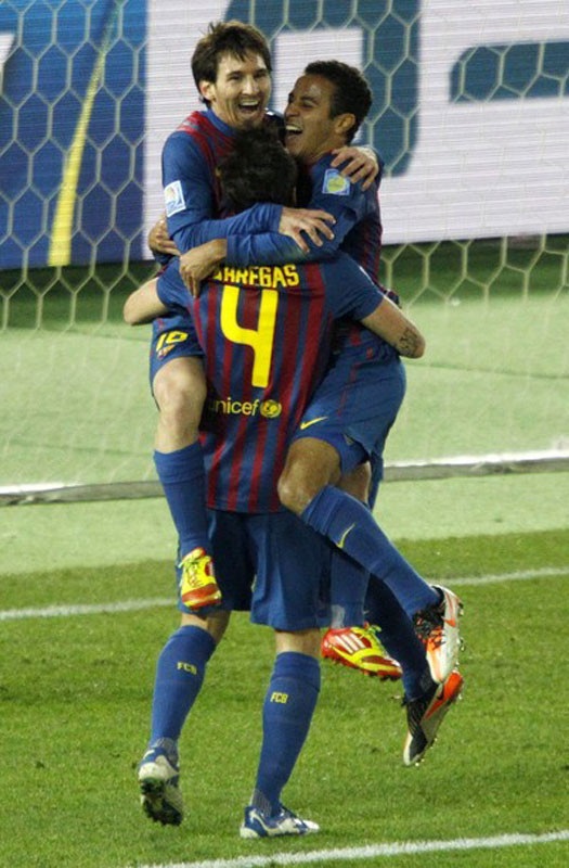 Ngày hôm nay Fabregas thay thế cho David Villa, và anh đã hoàn thành nhiệm vụ Ngày hôm nay Fabregas thay thế cho David Villa, và anh đã hoàn thành nhiệm vụ