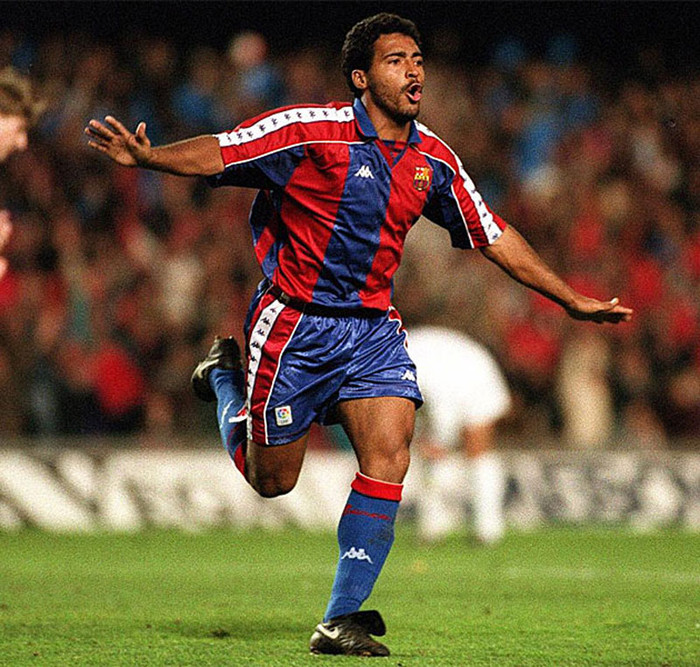 Romario và Barca hủy diệt Real trong trận thắng 5-0 mùa 1993-94. Romario biến Jorge Valdano thành thằng hề, và Valdano từ đó bắt đầu quen với băng ghế dự bị trước khi giải nghệ. Romario và Barca hủy diệt Real trong trận thắng 5-0 mùa 1993-94. Romario biến Jorge Valdano thành thằng hề, và Valdano từ đó bắt đầu quen với băng ghế dự bị trước khi giải nghệ.