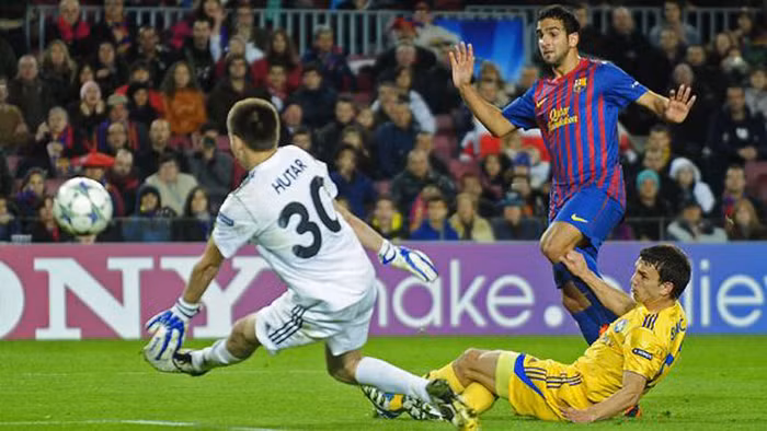 Martin Montoya nã bàn thứ hai cho Barca, đóng góp vào chiến thắng chung cuộc 4-0 Martin Montoya nã bàn thứ hai cho Barca, đóng góp vào chiến thắng chung cuộc 4-0