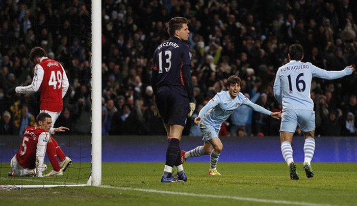 Trước khung thành trống trải, tiền vệ người TBN đã không bỏ lỡ cơ hội Trước khung thành trống trải, tiền vệ người TBN đã không bỏ lỡ cơ hội