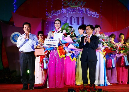 Nguyễn Thị Ngọc Hân, sinh viên K45D khoa Toán đã đoạt vương miện Hoa khôi ĐH Sư phạm Thái Nguyên 2011 Nguyễn Thị Ngọc Hân, sinh viên K45D khoa Toán đã đoạt vương miện Hoa khôi ĐH Sư phạm Thái Nguyên 2011