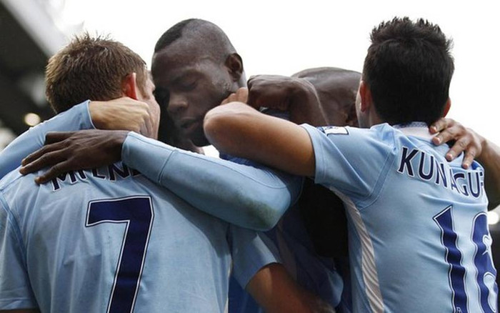 Không một cầu thủ đội khách nào mắc sai lầm trong 90 phút derby