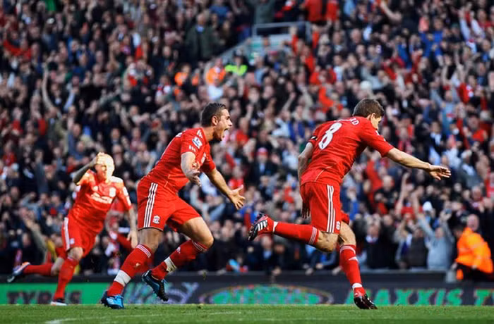 Người đội trưởng đã trở lại, và Liverpool luôn bùng nổ như thường lệ