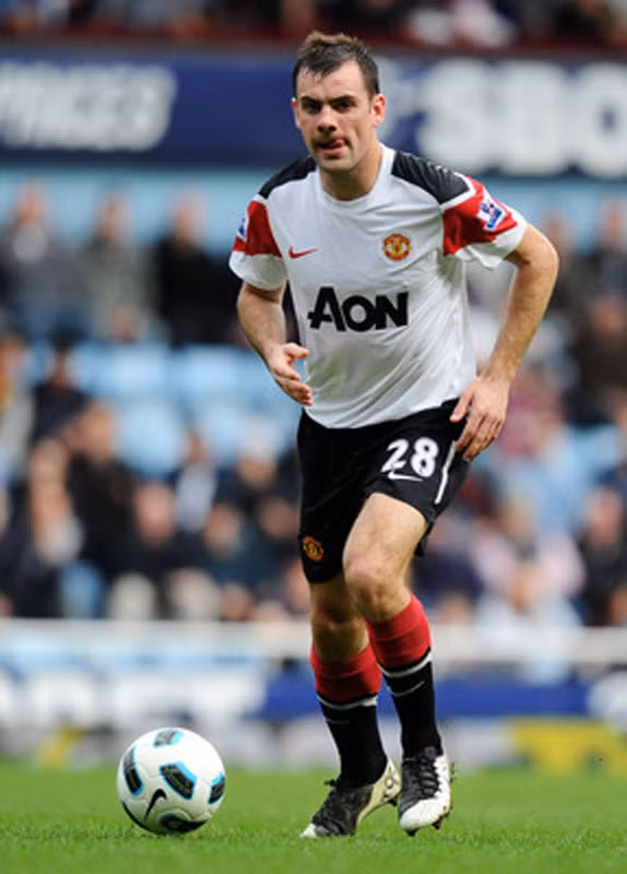 4. Darren Gibson: hàng tiền vệ MU đã có Darren Fletcher, Michael Carrick, Anderson và ngôi sao mới Tom Cleverley, chưa kể cả lão tướng Ryan Giggs cũng đá được ở giữa. Gibson đơn giản là không có chỗ
