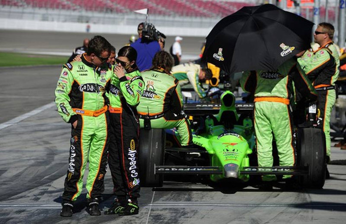 Cuộc đua được cho dừng lại