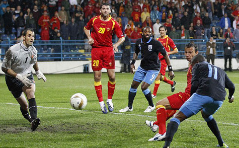 Young mở tỷ số cho ĐT Anh Young mở tỷ số cho ĐT Anh