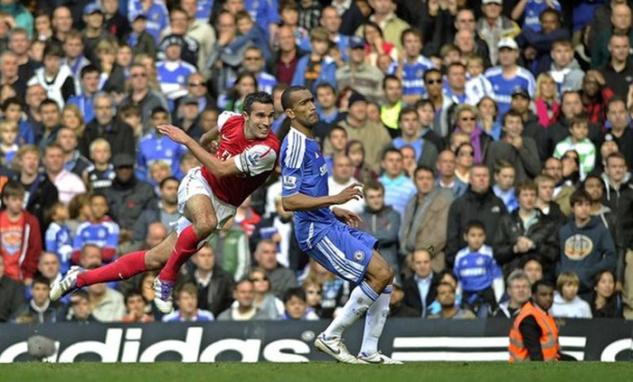 Và ở phút 92, Van Persie quyết định tỷ số 5-3 cho The Gunners Và ở phút 92, Van Persie quyết định tỷ số 5-3 cho The Gunners