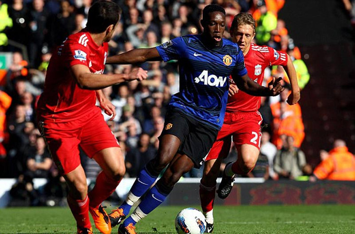 Welbeck chỉ có 1 mình, và anh không có cơ hội nào nguy hiểm Welbeck chỉ có 1 mình, và anh không có cơ hội nào nguy hiểm