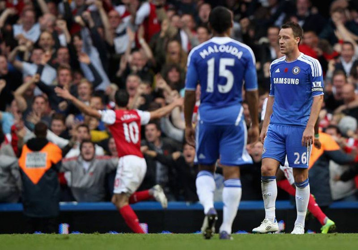 Chỉ trong phút chốc, một người đội trưởng đã thành anh hùng, người còn lại trở thành tội đồ Chỉ trong phút chốc, một người đội trưởng đã thành anh hùng, người còn lại trở thành tội đồ