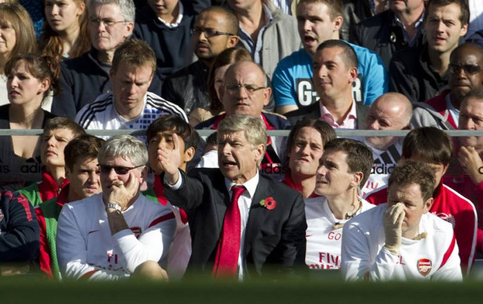 7. Wenger vẫn là HLV mà Arsenal cần: Ông vẫn cho thấy những quyết định chính xác vào từng thời điểm có hiệu quả to lớn như thế nào. Chỉ cần Wenger biết tạo biến hóa trong lối chơi của Arsenal, các Pháo thủ sẽ là một đối thủ đáng gờm 7. Wenger vẫn là HLV mà Arsenal cần: Ông vẫn cho thấy những quyết định chính xác vào từng thời điểm có hiệu quả to lớn như thế nào. Chỉ cần Wenger biết tạo biến hóa trong lối chơi của Arsenal, các Pháo thủ sẽ là một đối thủ đáng gờm