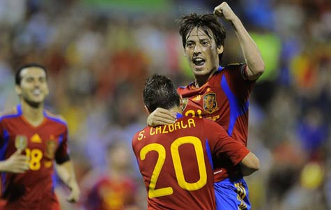 David Silva tỏa sáng với cú đúp vào lưới Scotland David Silva tỏa sáng với cú đúp vào lưới Scotland