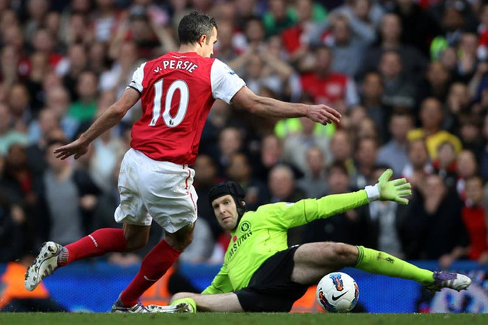 5. Van Persie là tiền đạo xuất sắc nhất Premier League: Một tần suất ghi bàn cao ngất trong cả năm và luôn lập công trong những thời điểm quan trọng, anh còn làm tốt vai trò của một đội trưởng 5. Van Persie là tiền đạo xuất sắc nhất Premier League: Một tần suất ghi bàn cao ngất trong cả năm và luôn lập công trong những thời điểm quan trọng, anh còn làm tốt vai trò của một đội trưởng