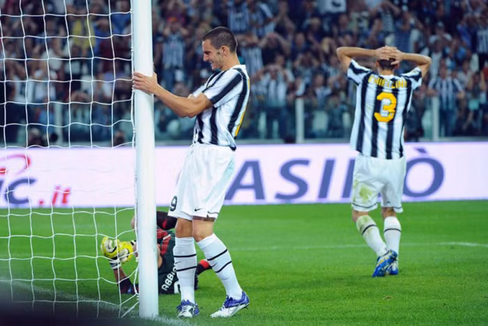 Anh khiến Bonucci phải tiếc nuối với pha bỏ lỡ