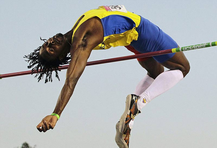 Diego Ferrin (Ecuador) tranh tài ở bộ môn nhảy cao nam tại Đại hội thể thao châu Mỹ