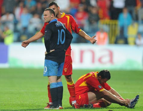 Phút giây nóng nảy của Rooney Phút giây nóng nảy của Rooney