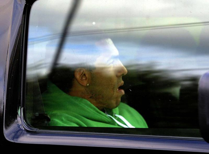 Trong khi nhiều cầu thủ phải đi cắt cỏ để kiếm sống, Tevez đã làm Man City nổi giận vì ngồi không mà hưởng 200.000 bảng/tuần