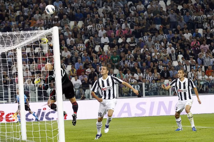 Ngay từ đầu, Christian Abbiati đã phải nỗ lực làm việc