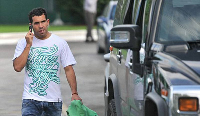 Đối mặt với tình thế này, Tevez dự định kiện lên cả BTC Premier League nếu cần