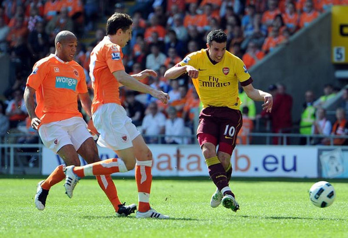 Một Arsenal quá dễ đoán: Các đội bóng đều biết Arsenal đá tốc độ cao và chơi chuyền ngắn một cách cứng nhắc năm này qua năm khác, và họ đều biết cách để khắc chế chúng Một Arsenal quá dễ đoán: Các đội bóng đều biết Arsenal đá tốc độ cao và chơi chuyền ngắn một cách cứng nhắc năm này qua năm khác, và họ đều biết cách để khắc chế chúng