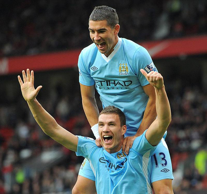 Một Man City bản lĩnh và khôn ngoan đã có chiến thắng đậm nhất trước gã hàng xóm sau 15 năm