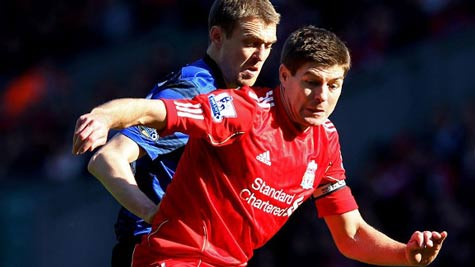 Gerrard: "Tôi đã may mắn trong quả đá phạt" Gerrard: "Tôi đã may mắn trong quả đá phạt"