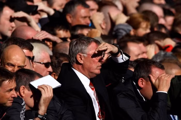 Đối thủ của ông là đồng hương Alex Ferguson