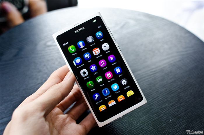 Camera phía trước nằm ở góc dưới