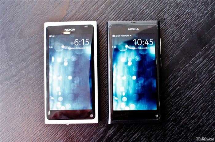 So sánh với N9 đen