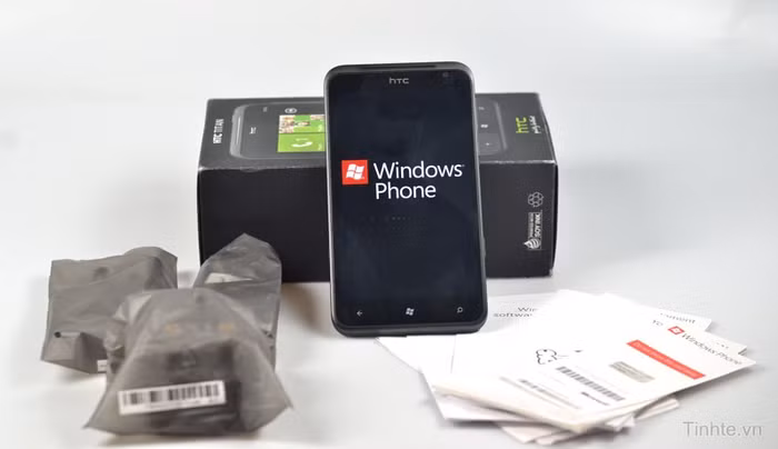 Trọn bộ phụ kiện HTC Titan. Trọn bộ phụ kiện HTC Titan.