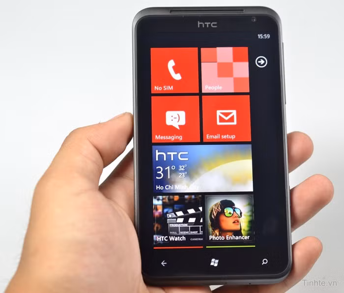 HTC Titan với màn hình 4.7". HTC Titan với màn hình 4.7".