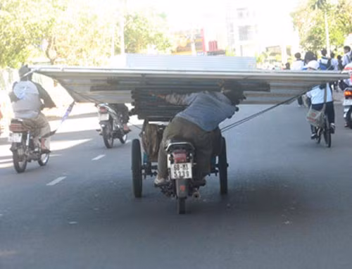 Lái xe kiểu... Úc!