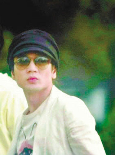 Vương Sóc là con trai của đại gia bất động sản người Hoa quốc tịch Australia - Vương Chí Tài. Vương Sóc là con trai của đại gia bất động sản người Hoa quốc tịch Australia - Vương Chí Tài.