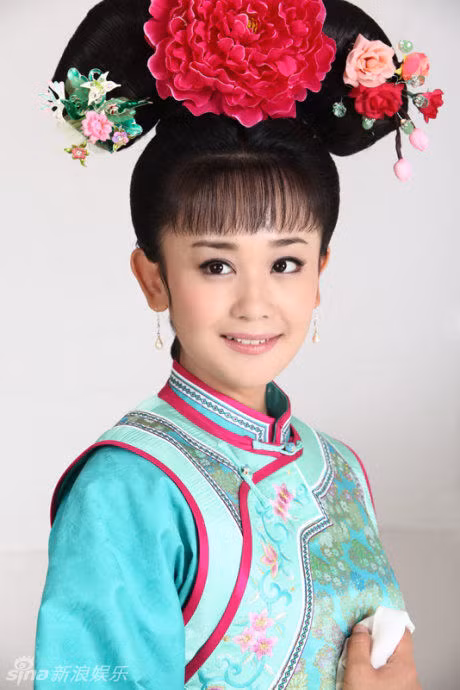 Hải Lục, Tử Vi Cách Cách, Tân Hoàn Châu