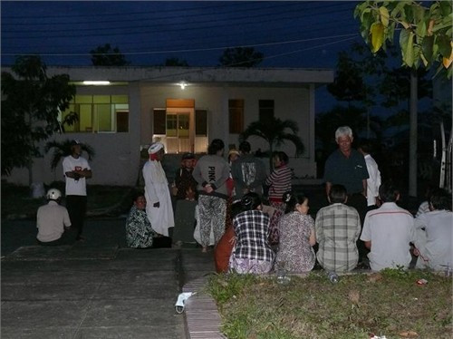 Trong số các nạn nhân chưa được nhận dạng, có những trường hợp bị chết hết sức bi thảm Trong số các nạn nhân chưa được nhận dạng, có những trường hợp bị chết hết sức bi thảm