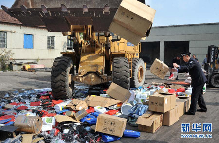 Được biết, tính đến cuối tháng 10/ 2011, tỉnh Liêu Ninh, Trung Quốc cơ quan an ninh đã phát hiện và thu giữ số lượng sản phẩm giả, nhái lên tới 500 triệu NDT Được biết, tính đến cuối tháng 10/ 2011, tỉnh Liêu Ninh, Trung Quốc cơ quan an ninh đã phát hiện và thu giữ số lượng sản phẩm giả, nhái lên tới 500 triệu NDT