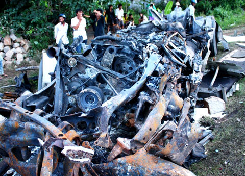 Hiện trường vụ tai nạn thảm khốc (Ảnh VNE) Hiện trường vụ tai nạn thảm khốc (Ảnh VNE)