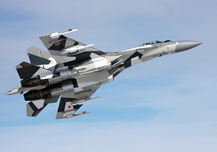 Theo nguồn tin này, "các bài kiểm tra về việc sử dụng chiến đấu của Su-35 sẽ kéo dài hơn một năm." Theo nguồn tin này, "các bài kiểm tra về việc sử dụng chiến đấu của Su-35 sẽ kéo dài hơn một năm."