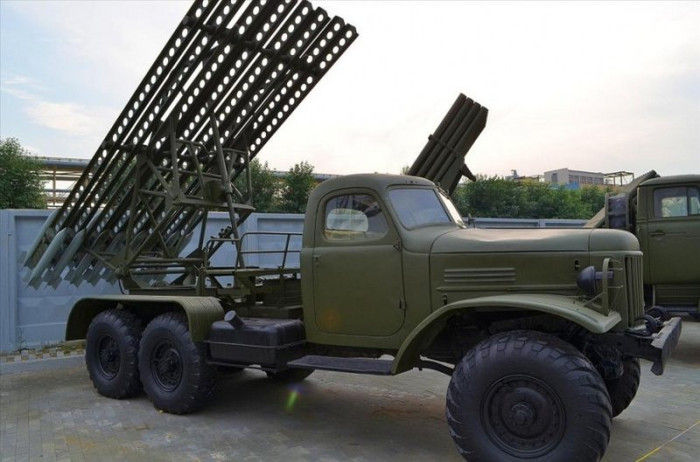 Tổ hợp rocket nhiều nòng di động. Tổ hợp rocket nhiều nòng di động.