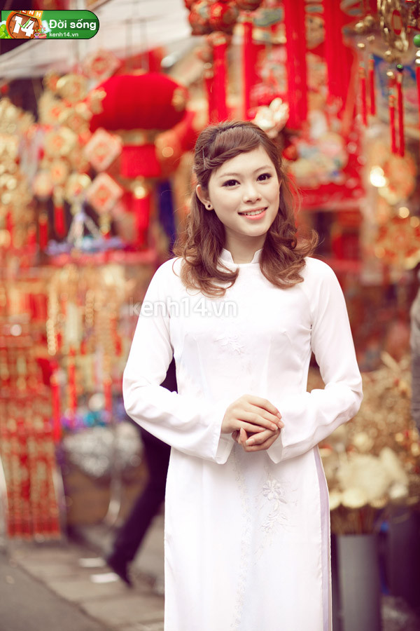 "Năm vừa qua chưa hẳn là 1 năm Rin hài lòng với chính mình nhưng cũng là một năm Rin đã học hỏi và tiếp thu rất nhiều kinh nghiệm. Đến với các cuộc thi để thử sức bản thân với những điều mới mẻ. Rồi tiếp xúc với môi trường làm việc mới tại Sài Gòn đến những chuyến du lịch thú vị và cả những trải nghiệm qua từng công việc mà Rin đã tham gia. Qua đó Rin cũng đã xác định được nhiều điều và có định hướng cho tương lai.", Linh rin chia sẻ