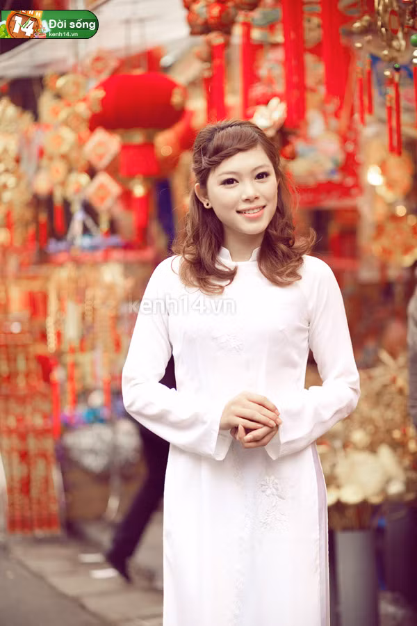 "Năm vừa qua chưa hẳn là 1 năm Rin hài lòng với chính mình nhưng cũng là một năm Rin đã học hỏi và tiếp thu rất nhiều kinh nghiệm. Đến với các cuộc thi để thử sức bản thân với những điều mới mẻ. Rồi tiếp xúc với môi trường làm việc mới tại Sài Gòn đến những chuyến du lịch thú vị và cả những trải nghiệm qua từng công việc mà Rin đã tham gia. Qua đó Rin cũng đã xác định được nhiều điều và có định hướng cho tương lai.", Linh rin chia sẻ