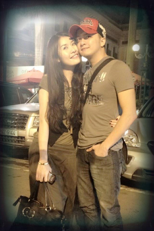 Bức ảnh mới nhất của Quế Vân và Cao Thái Sơn. Cả hai diện đồ đôi và thể hiện tình cảm trên mức bạn bè. Bức ảnh mới nhất của Quế Vân và Cao Thái Sơn. Cả hai diện đồ đôi và thể hiện tình cảm trên mức bạn bè.