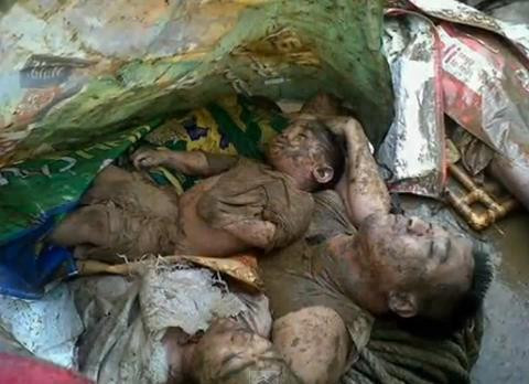 Bức ảnh thương tâm đang nhận được rất nhiều đồng cảm. Bức ảnh thương tâm đang nhận được rất nhiều đồng cảm.