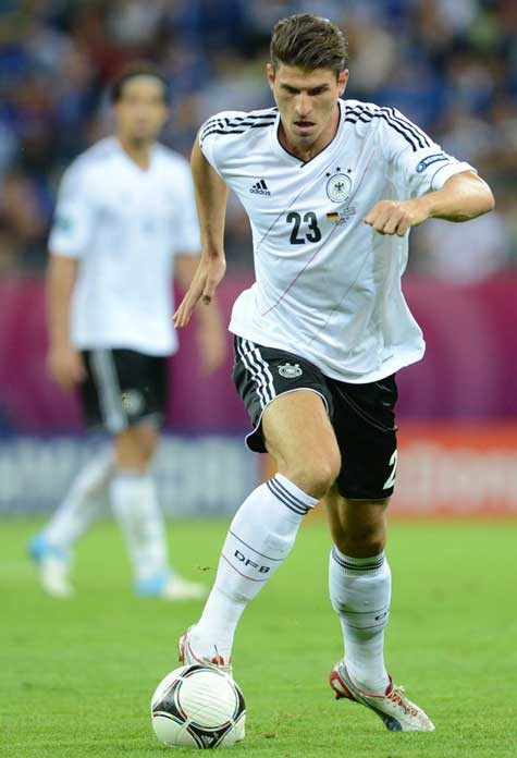 Mario Gomez là người dẫn đầu danh sách ghi bàn của EURO 2012, và anh cũng là người duy nhất trong 4 người (ngoài Dzagoev, Mandzukic và Ronaldo) còn có thể nâng thành tích của mình